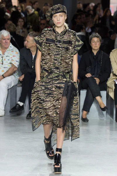 Look 30